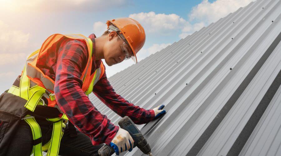 Professional Emergency Roof Repairs services in Hohenwald, TN